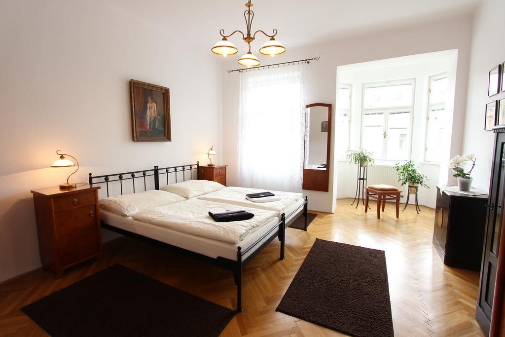 Penzion Jelen Vranov nad Dyjí Habitación foto