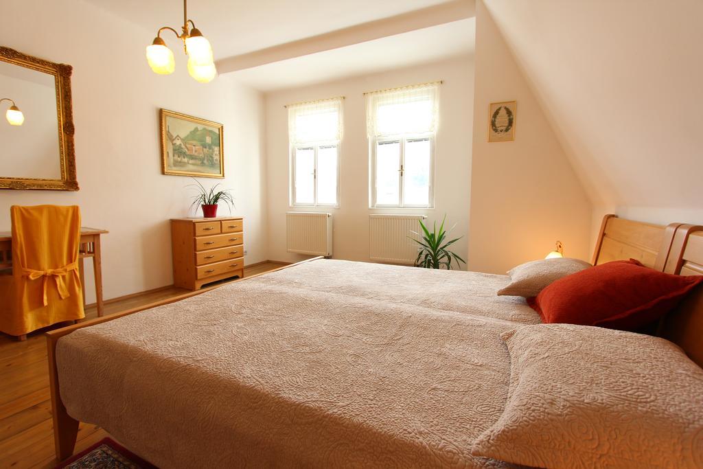 Penzion Jelen Vranov nad Dyjí Habitación foto