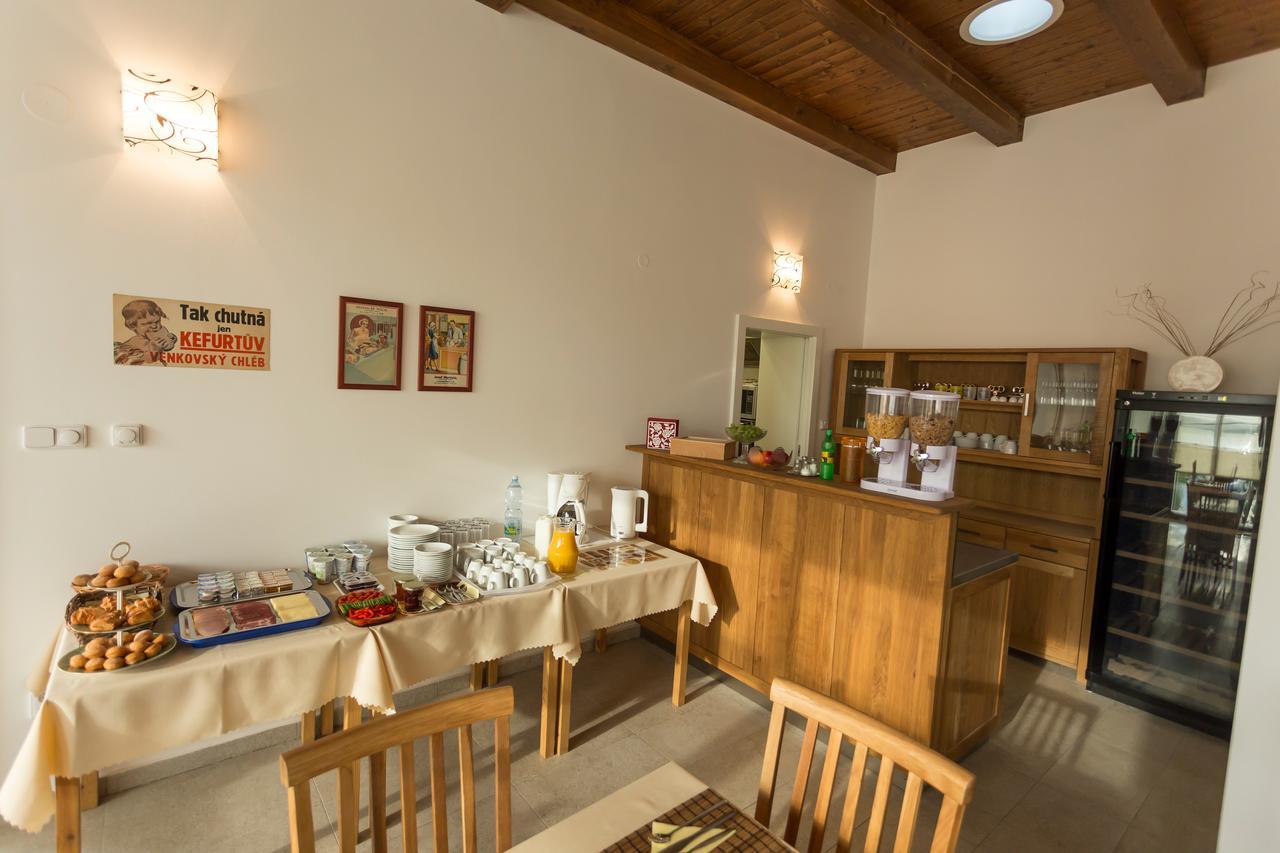 Penzion Jelen Vranov nad Dyjí Exterior foto